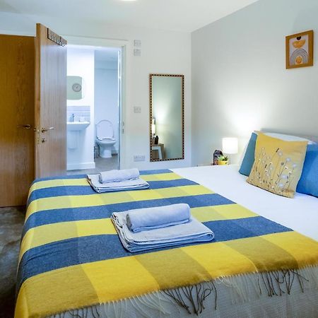 Luton Modern Serviced Accommodation For Contractors, Relocators, Professionals, Tourists And Students - Akugi Homes Luton (Bedfordshire) Exterior foto